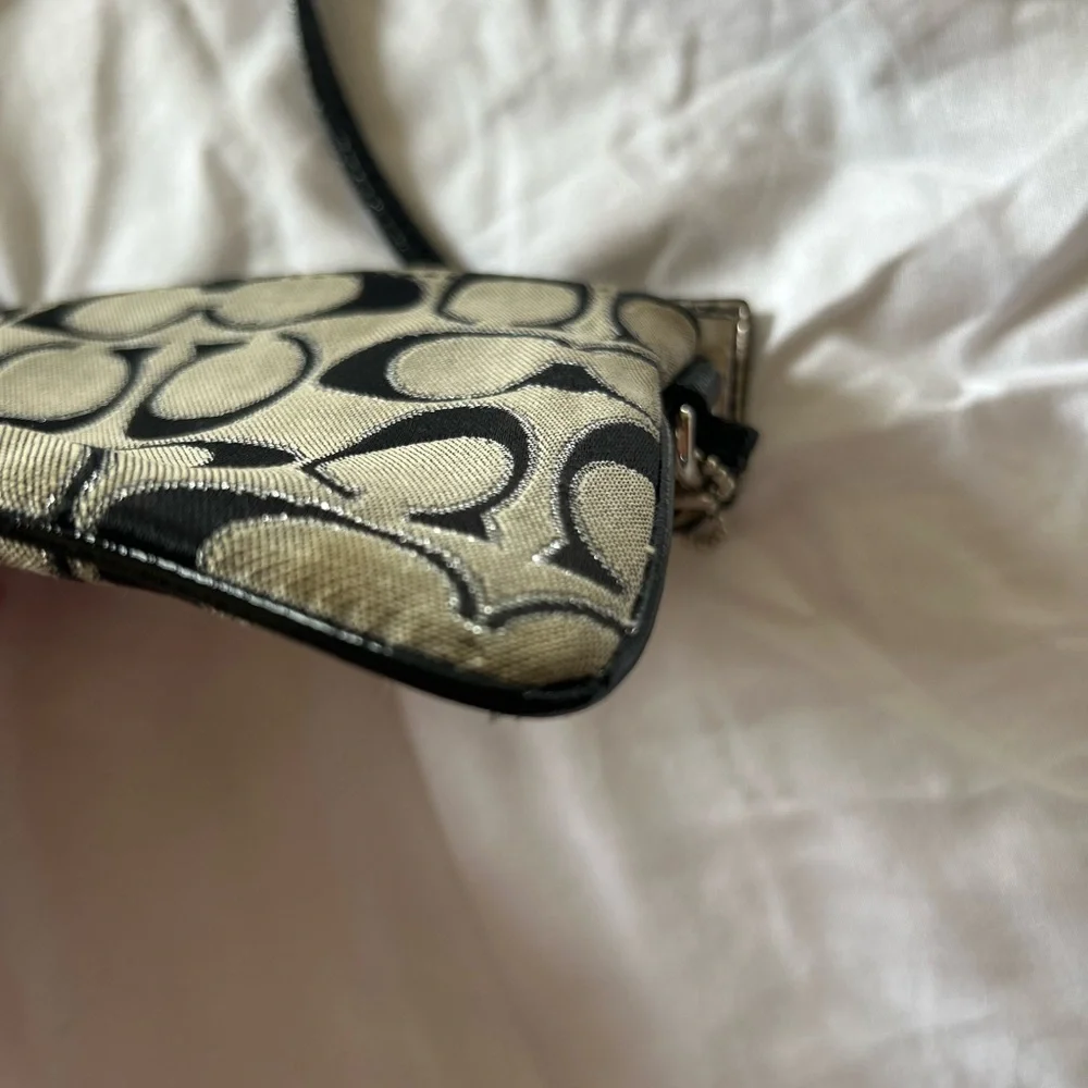 Coach Poppy Black and Grey Signature Wristlet - Picture 6 of 12